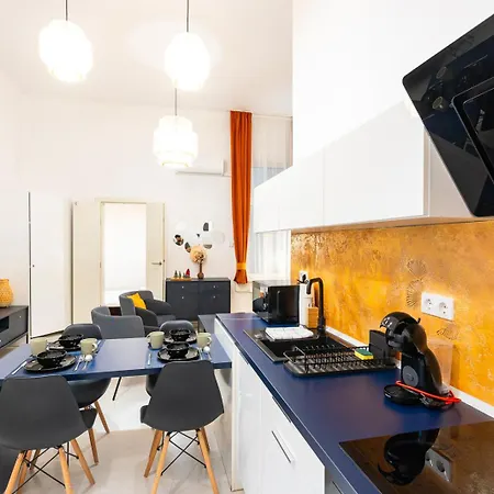 Modern Uniquely Designed Flat Andrassy Avenue And Oktogon Square Apartment *
