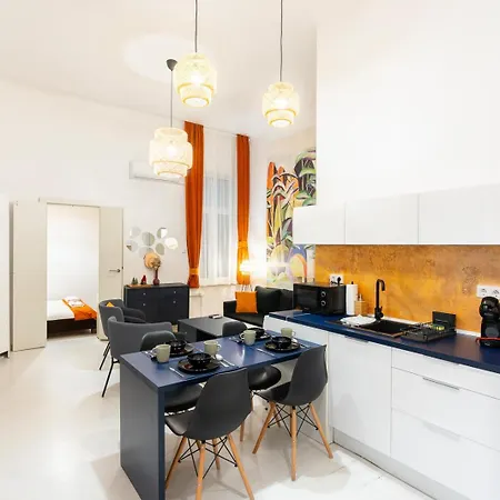 Modern Uniquely Designed Flat Andrassy Avenue And Oktogon Square Apartment Budapest