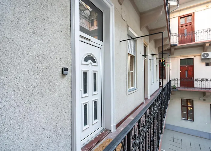 Modern Flat @ Andrassy Avenue&oktogon Square