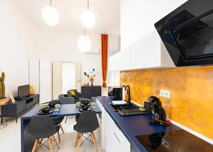 Modern Flat @ Andrassy Avenue&oktogon Square Lägenhet *