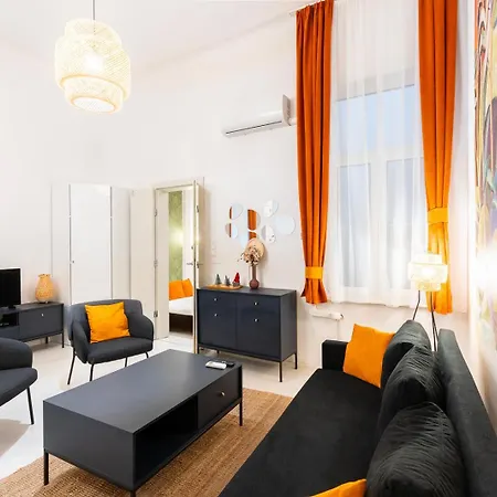 Apartment Modern Uniquely Designed Flat Andrassy Avenue And Oktogon Square
