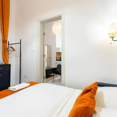 Modern Flat @ Andrassy Avenue&oktogon Square